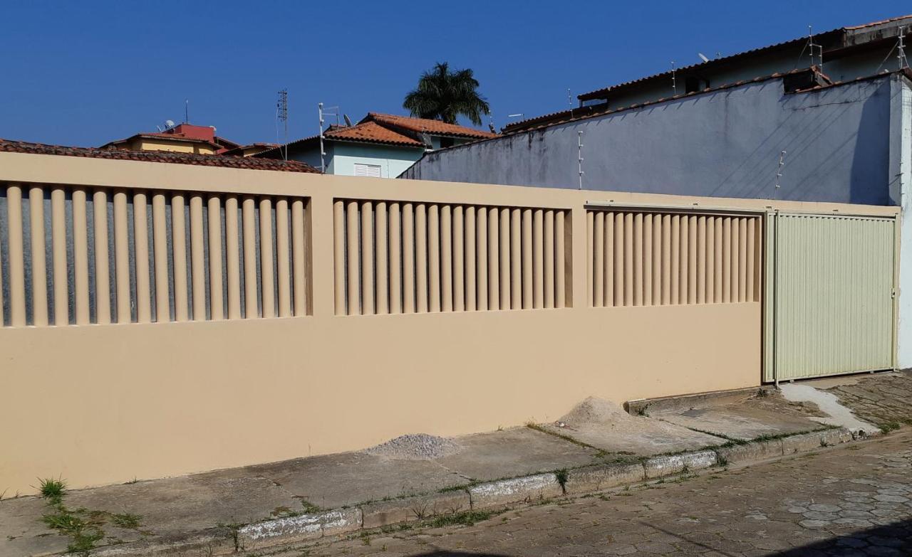 Confortável casa com piscina e churrasqueira a 100m da praia Caraguatatuba Esterno foto