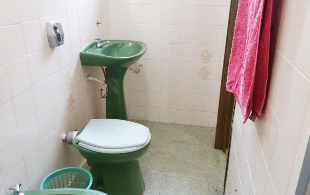 Confortável casa com piscina e churrasqueira a 100m da praia Caraguatatuba Esterno foto