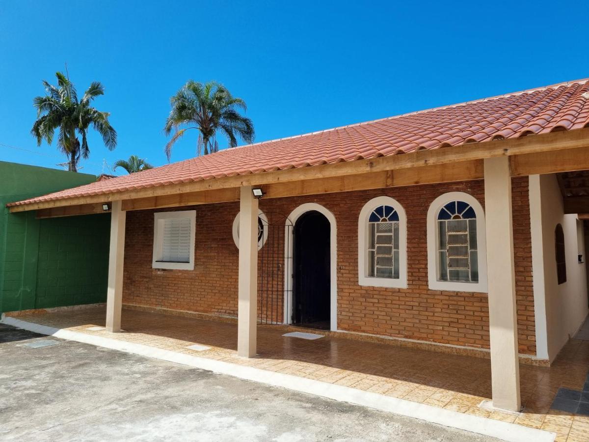 Confortável casa com piscina e churrasqueira a 100m da praia Caraguatatuba Esterno foto