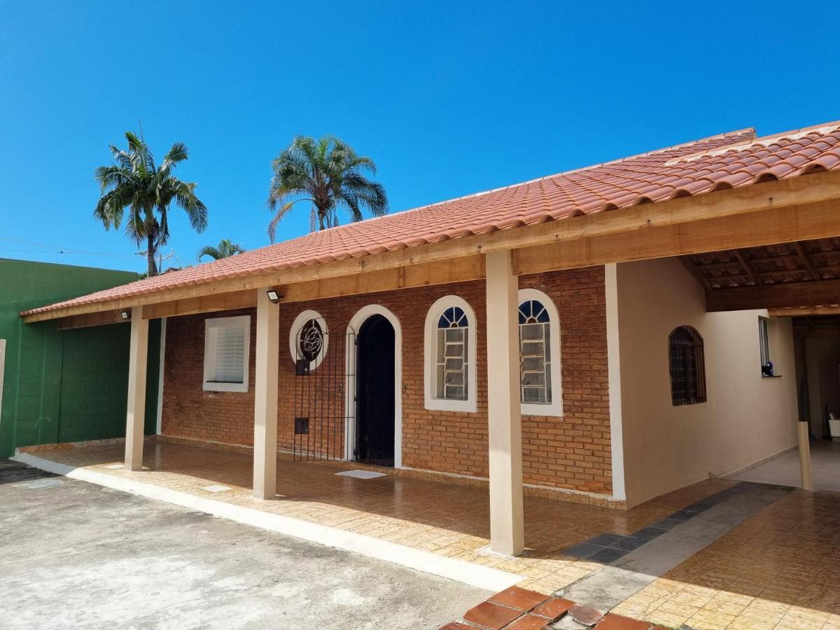 Confortável casa com piscina e churrasqueira a 100m da praia Caraguatatuba Esterno foto