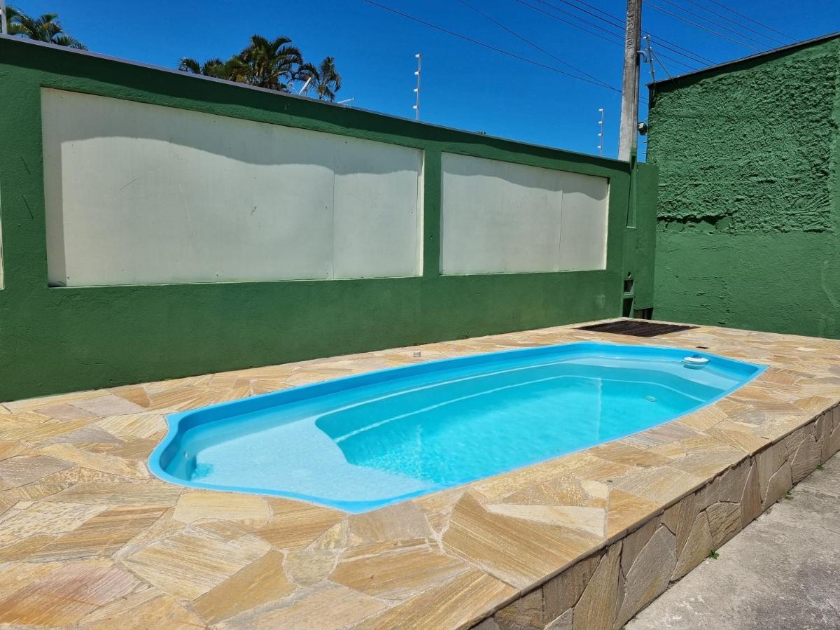 Confortável casa com piscina e churrasqueira a 100m da praia Caraguatatuba Esterno foto