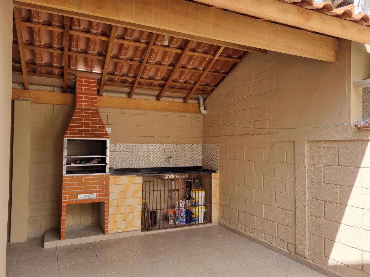 Confortável casa com piscina e churrasqueira a 100m da praia Caraguatatuba Esterno foto