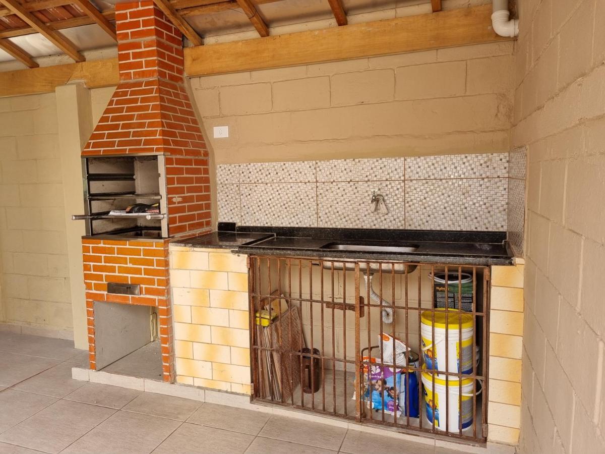 Confortável casa com piscina e churrasqueira a 100m da praia Caraguatatuba Esterno foto