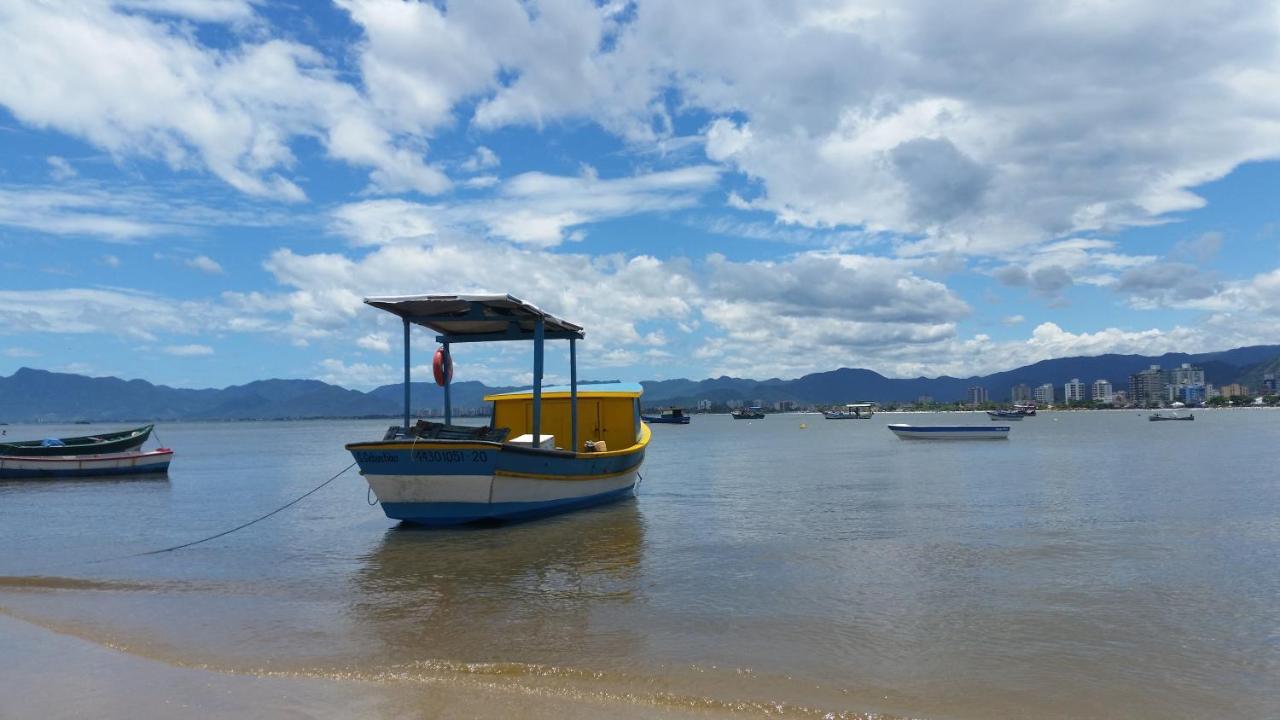 Confortável casa com piscina e churrasqueira a 100m da praia Caraguatatuba Esterno foto