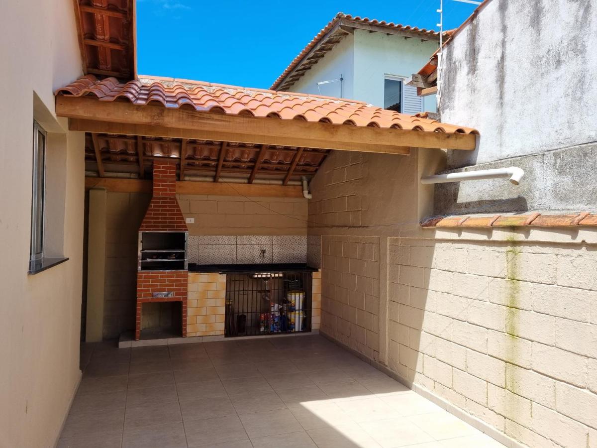 Confortável casa com piscina e churrasqueira a 100m da praia Caraguatatuba Esterno foto