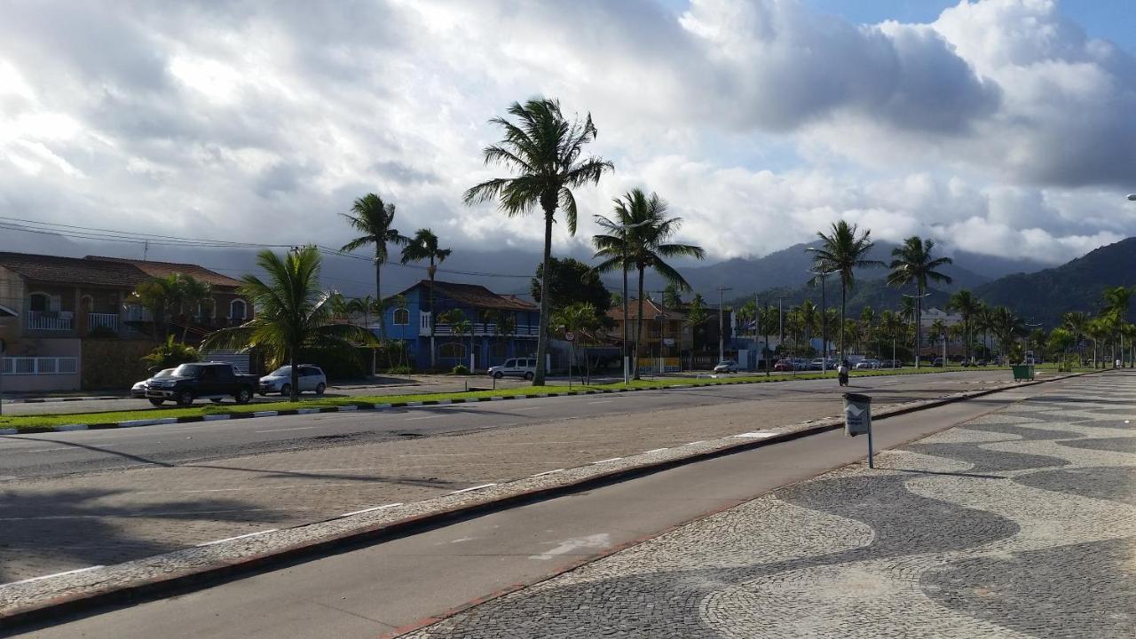 Confortável casa com piscina e churrasqueira a 100m da praia Caraguatatuba Esterno foto