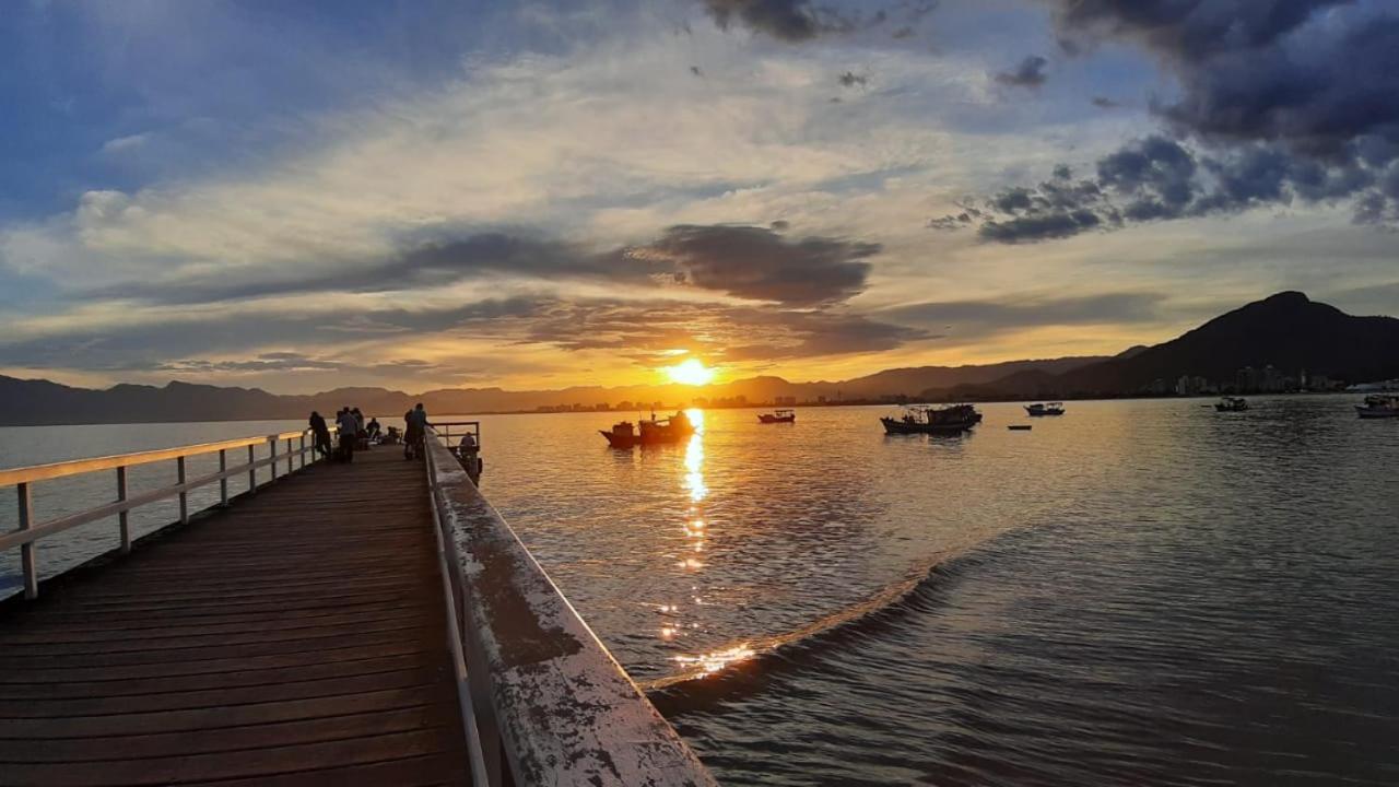 Confortável casa com piscina e churrasqueira a 100m da praia Caraguatatuba Esterno foto