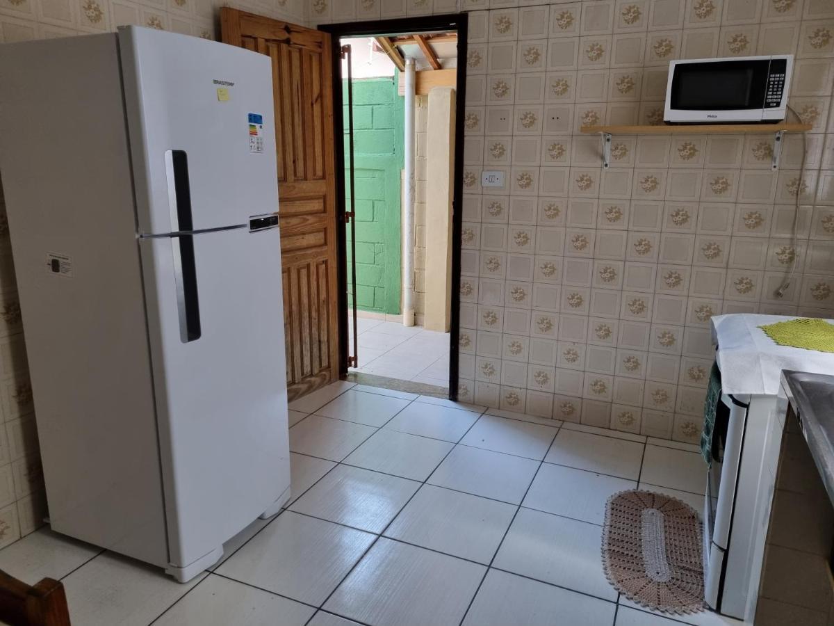 Confortável casa com piscina e churrasqueira a 100m da praia Caraguatatuba Esterno foto